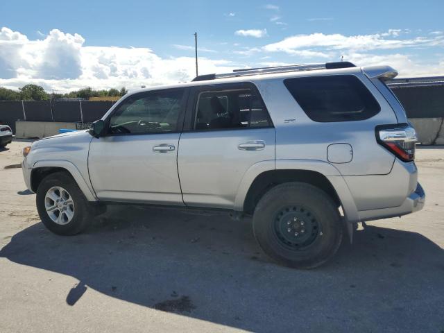 JTENU5JR3M5862590 - 2021 TOYOTA 4RUNNER SR5/SR5 PREMIUM SILVER photo 2