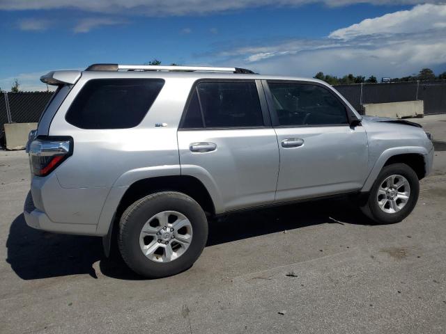 JTENU5JR3M5862590 - 2021 TOYOTA 4RUNNER SR5/SR5 PREMIUM SILVER photo 3