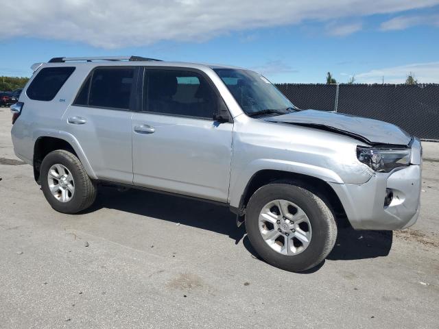 JTENU5JR3M5862590 - 2021 TOYOTA 4RUNNER SR5/SR5 PREMIUM SILVER photo 4