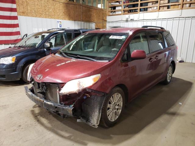 2011 TOYOTA SIENNA LE, 