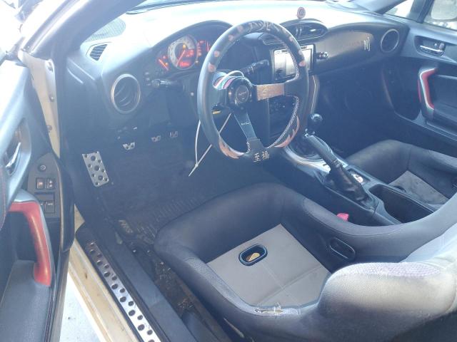 JF1ZNAA17D1714722 - 2013 TOYOTA SCION FR-S TWO TONE photo 8