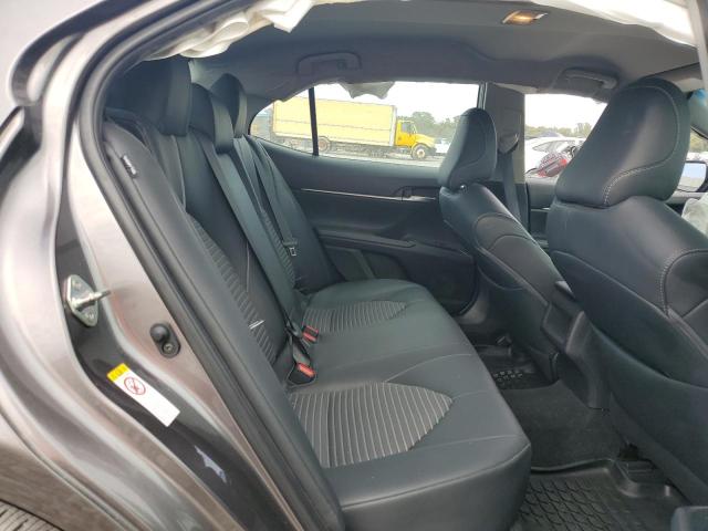 4T1B11HK1JU655761 - 2018 TOYOTA CAMRY L CHARCOAL photo 10