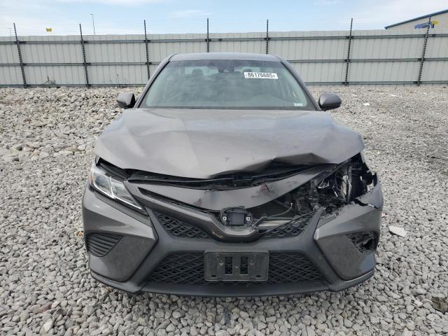 4T1B11HK1JU655761 - 2018 TOYOTA CAMRY L CHARCOAL photo 5