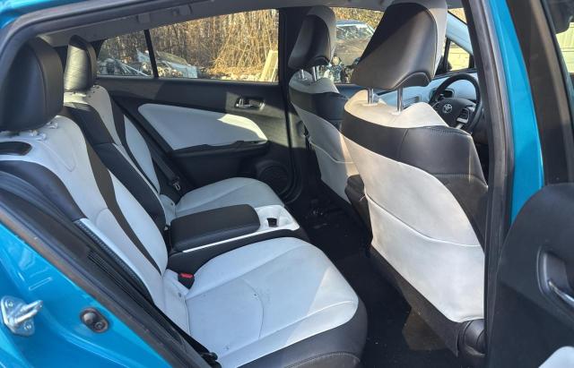 JTDKARFP1J3074607 - 2018 TOYOTA PRIUS PRIM BLUE photo 6