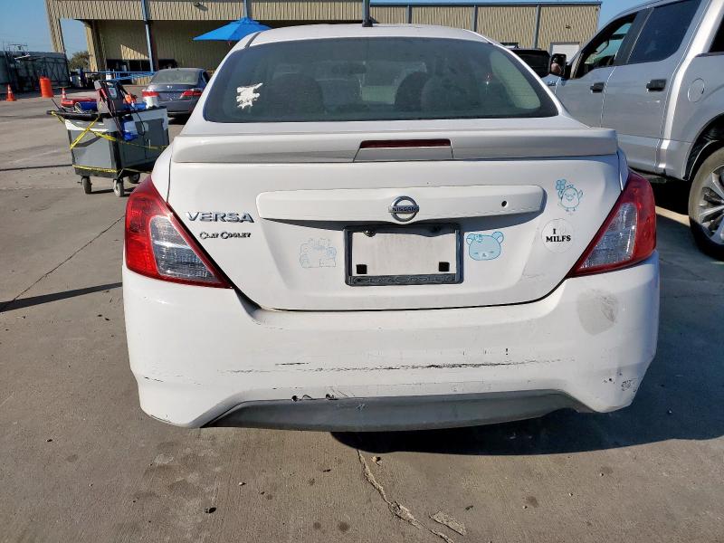 3N1CN7AP0HL863630 - 2017 NISSAN VERSA S WHITE photo 6