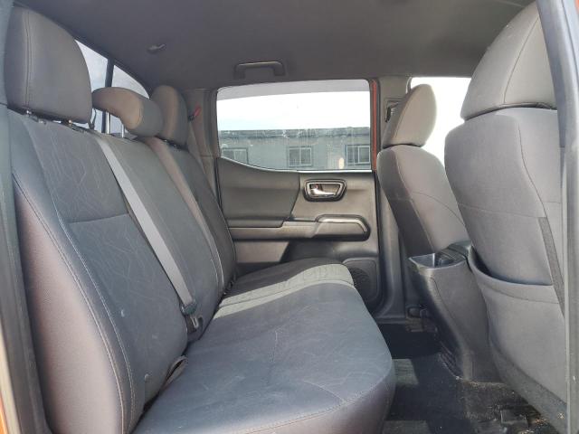 3TMCZ5ANXHM083925 - 2017 TOYOTA TACOMA DOUBLE CAB 橙色 照片 10