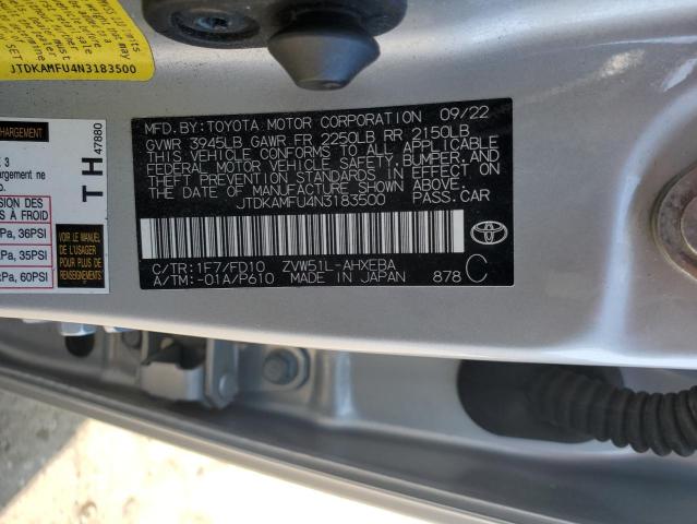 JTDKAMFU4N3183500 - 2022 TOYOTA PRIUS NIGHT SHADE Silber Foto 13