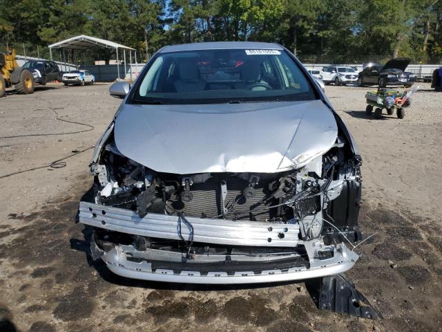 JTDKAMFU4N3183500 - 2022 TOYOTA PRIUS NIGHT SHADE Silber Foto 5