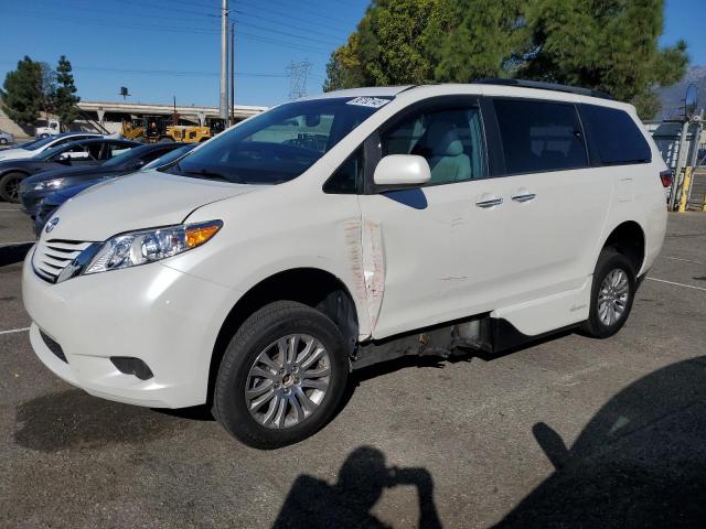 2017 TOYOTA SIENNA XLE, 