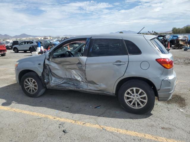 JA4AP3AU7BZ002808 - 2011 MITSUBISHI OUTLANDER ES فضي صورة 2