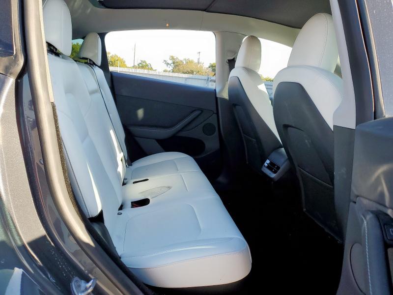 7SAYGDEE2PA117519 - 2023 TESLA MODEL Y Серый фото 10