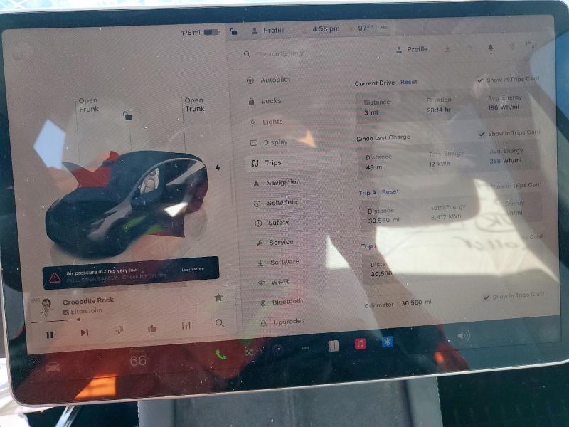 7SAYGDEE2PA117519 - 2023 TESLA MODEL Y Серый фото 9