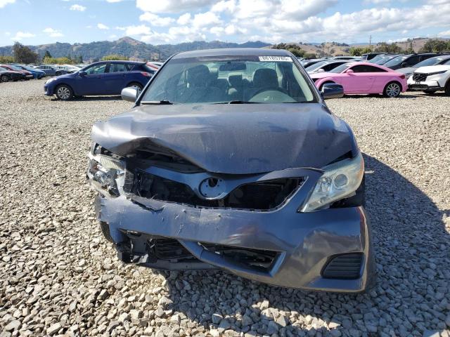 4T1BF3EK0BU605467 - 2011 TOYOTA CAMRY BASE GRAY photo 5