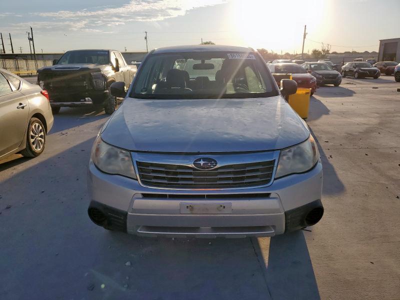 JF2SH6AC8AH797552 - 2010 SUBARU FORESTER 2.5X 银色 照片 5