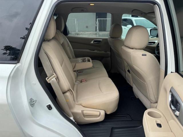 5N1DR2MM1HC627750 - 2017 NISSAN PATHFINDER S WHITE photo 11