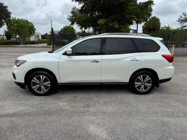 5N1DR2MM1HC627750 - 2017 NISSAN PATHFINDER S WHITE photo 12