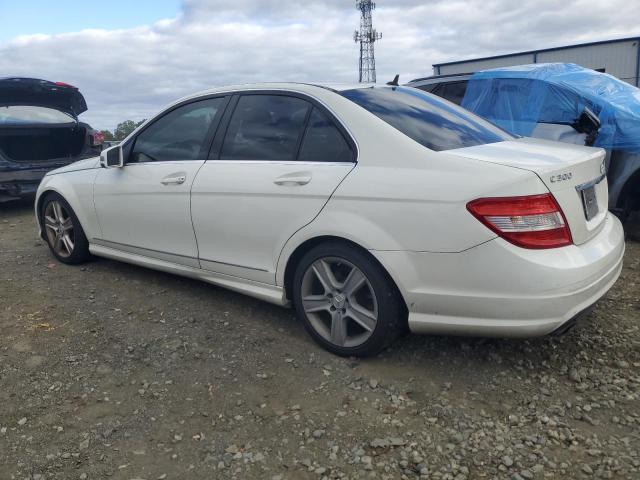 WDDGF8BB2BR133521 - 2011 MERCEDES-BENZ C 300 4MATIC WHITE photo 2
