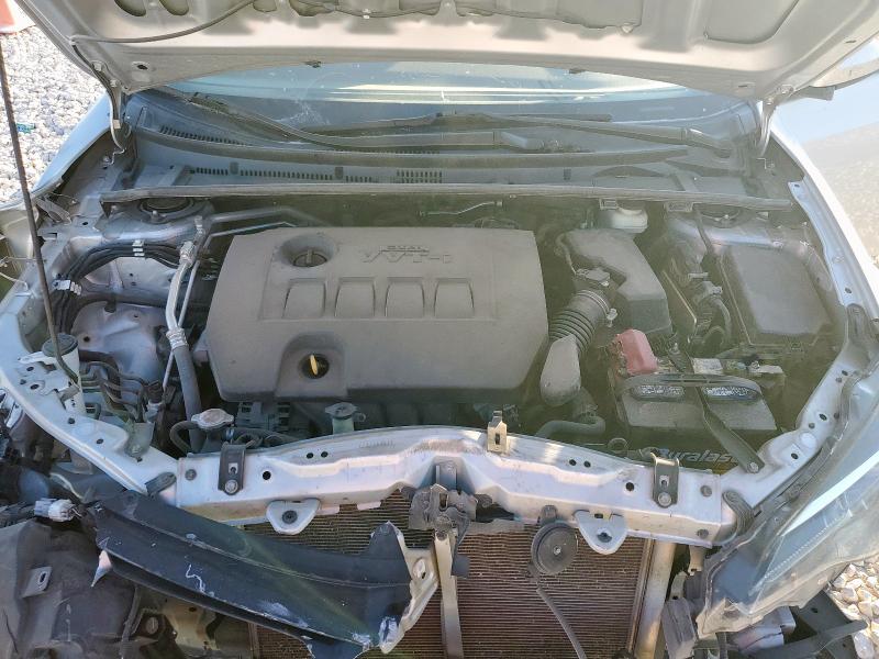 5YFBURHE7JP826255 - 2018 TOYOTA COROLLA L SILVER photo 11