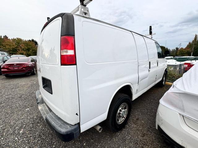 1GCWGAFP4K1285752 - 2019 CHEVROLET EXPRESS G2 WHITE photo 4
