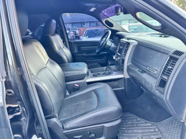 1C6RR7YT3JS199417 - 2018 RAM 1500 REBEL Grau Foto 5