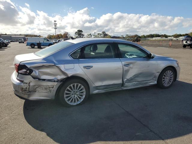 1VWBT7A35HC033343 - 2017 VOLKSWAGEN PASSAT SE SILVER photo 3