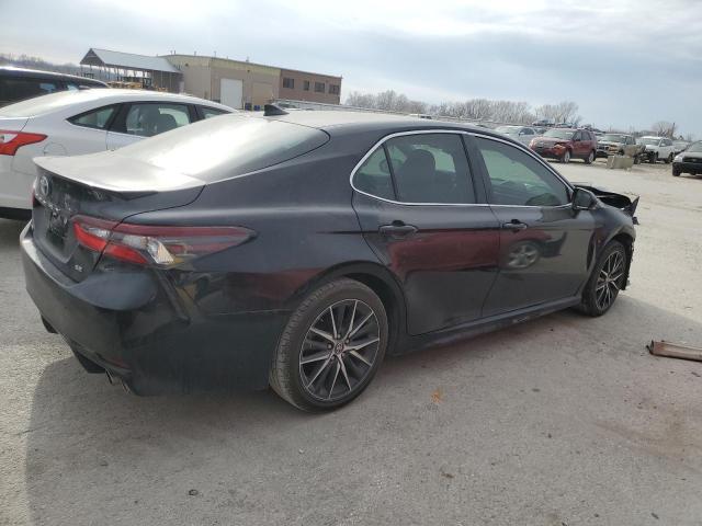 4T1G11AK2NU695689 - 2022 TOYOTA CAMRY SE შავი ფოტო 3