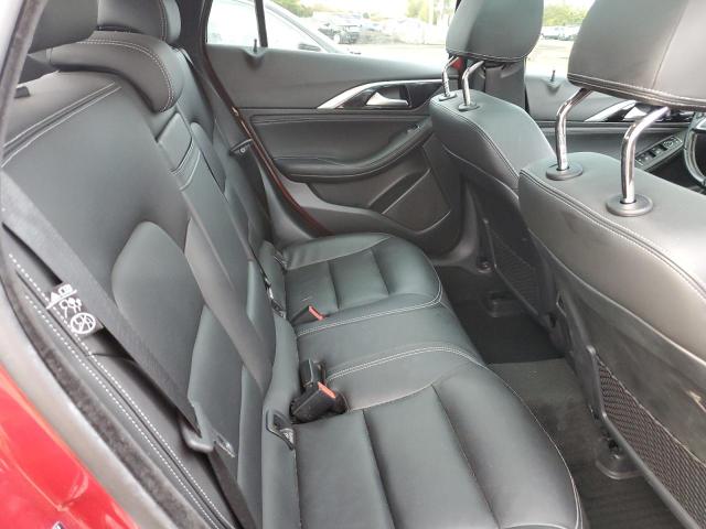 SJKCH5CR5JA057655 - 2018 INFINITI QX30 BASE 红色 照片 10