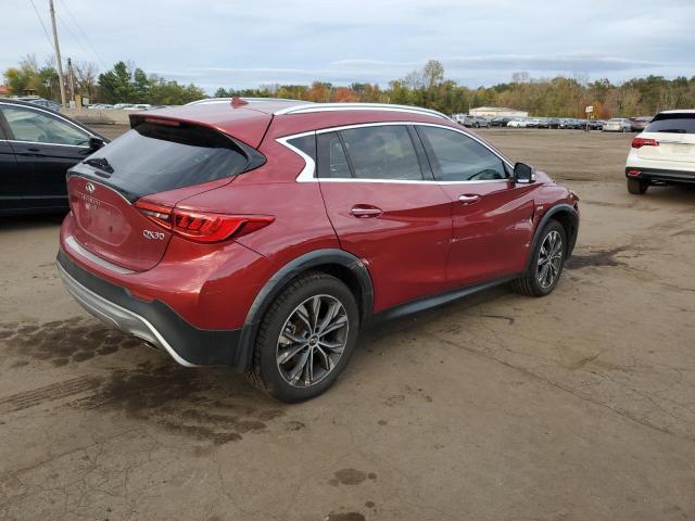 SJKCH5CR5JA057655 - 2018 INFINITI QX30 BASE 红色 照片 3