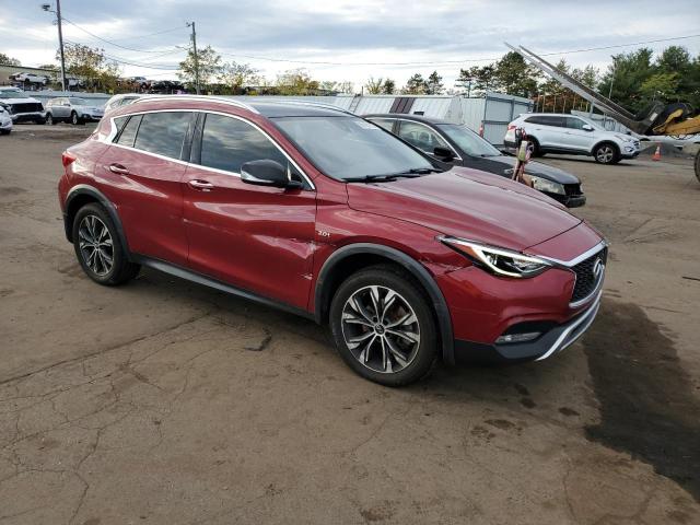 SJKCH5CR5JA057655 - 2018 INFINITI QX30 BASE 红色 照片 4