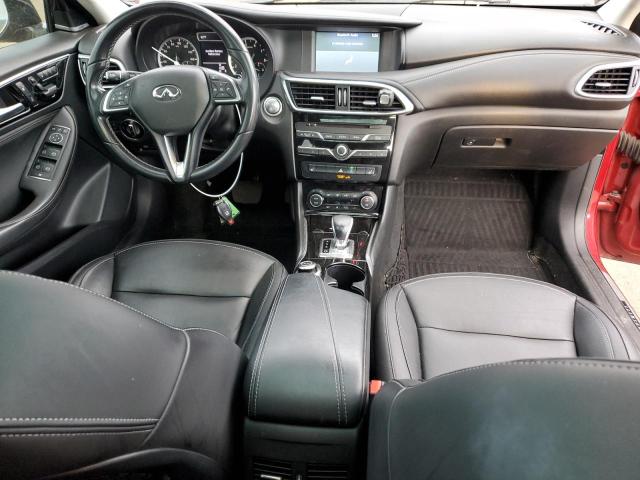 SJKCH5CR5JA057655 - 2018 INFINITI QX30 BASE 红色 照片 8