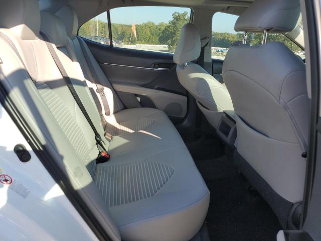 4T1B11HK2JU053046 - 2018 TOYOTA CAMRY L 白色 照片 10