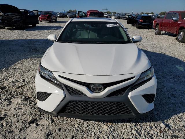 4T1B11HK2JU053046 - 2018 TOYOTA CAMRY L 白色 照片 5