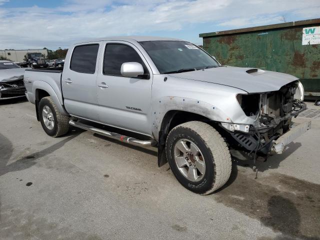 3TMJU4GN2AM109527 - 2010 TOYOTA TACOMA DOUBLE CAB PRERUNNER SILVER photo 4