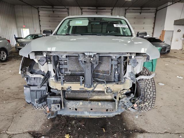 1N6AA1EJ0JN527921 - 2018 NISSAN TITAN S 银色 照片 5