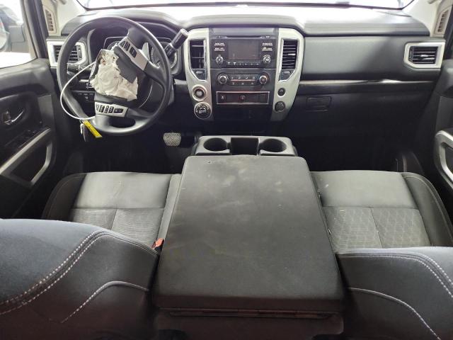 1N6AA1EJ0JN527921 - 2018 NISSAN TITAN S 银色 照片 8