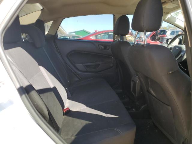 3FADP4BJ9JM124587 - 2018 FORD FIESTA SE 白色 照片 10