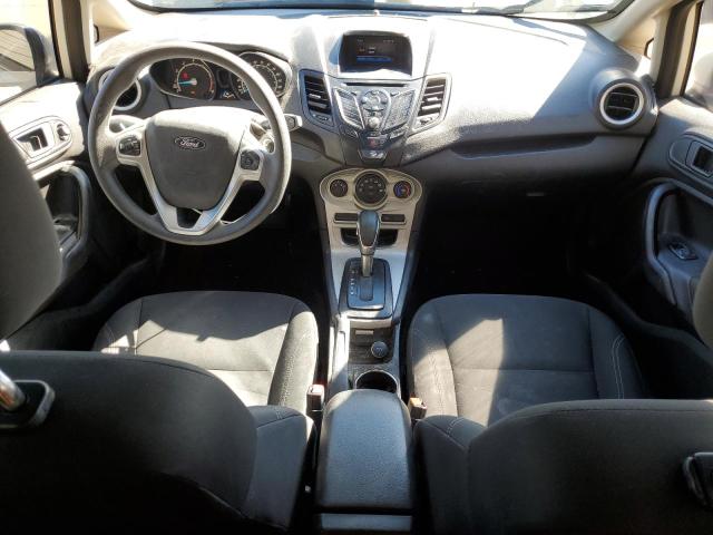 3FADP4BJ9JM124587 - 2018 FORD FIESTA SE 白色 照片 8