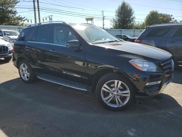 4JGDA5HB1FA484230 - 2015 MERCEDES-BENZ ML 350 4MATIC BLACK photo 4