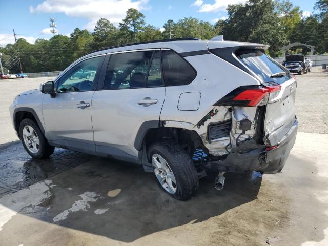 2T3W1RFV0KW025123 - 2019 TOYOTA RAV4 XLE SILVER photo 2