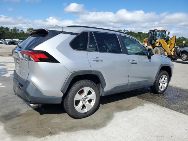 2T3W1RFV0KW025123 - 2019 TOYOTA RAV4 XLE SILVER photo 3