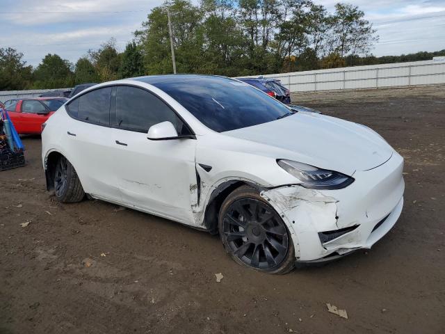 5YJYGDEE2MF085201 - 2021 TESLA MODEL Y WHITE photo 4