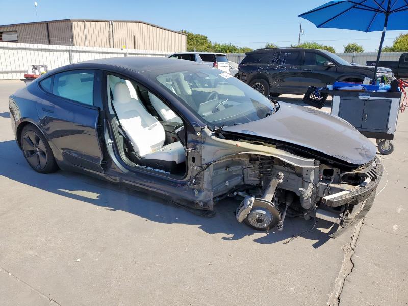 5YJ3E1EA2PF663068 - 2023 TESLA MODEL 3 ნაცრისფერი ფოტო 4