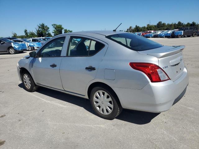 3N1CN7AP6JL864044 - 2018 NISSAN VERSA S 银色 照片 2