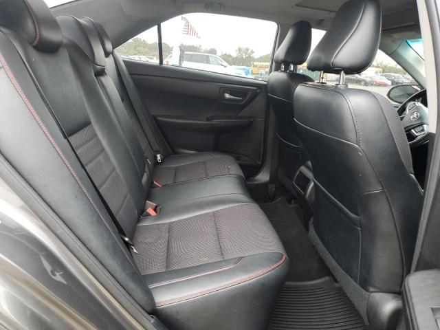 4T1BF1FK6GU527061 - 2016 TOYOTA CAMRY LE GRAY photo 10