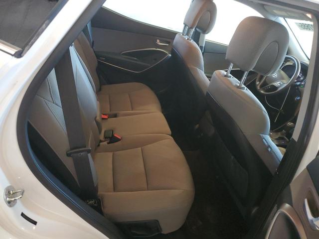 5NMZU3LB5JH089074 - 2018 HYUNDAI SANTA FE S WHITE photo 11