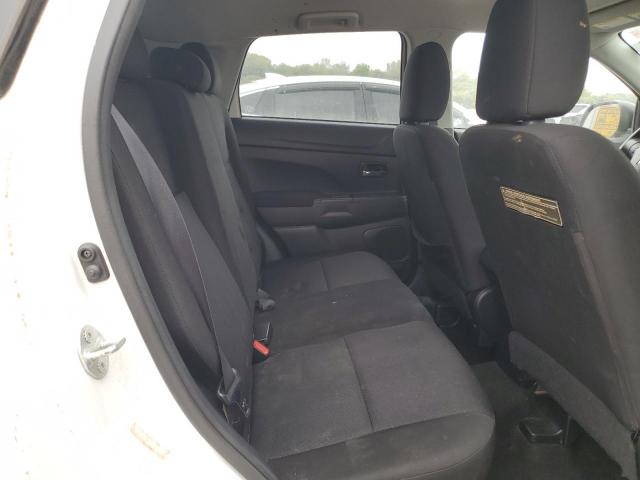 JA4AP3AU3BZ017886 - 2011 MITSUBISHI OUTLANDER ES WHITE photo 11