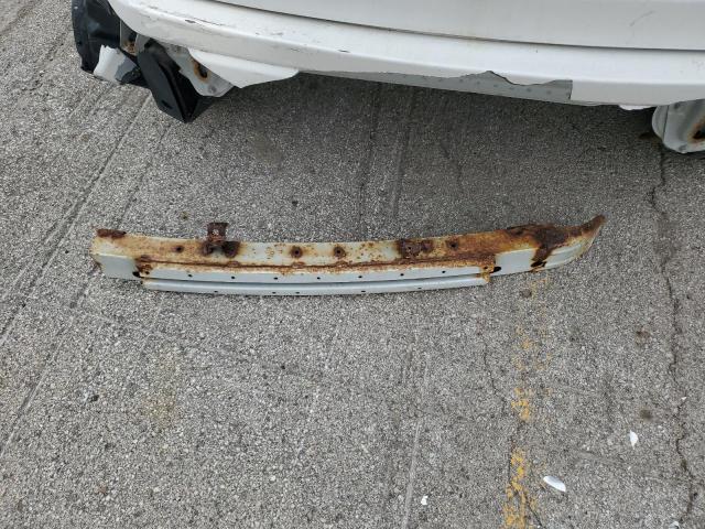 JA4AP3AU3BZ017886 - 2011 MITSUBISHI OUTLANDER ES WHITE photo 13