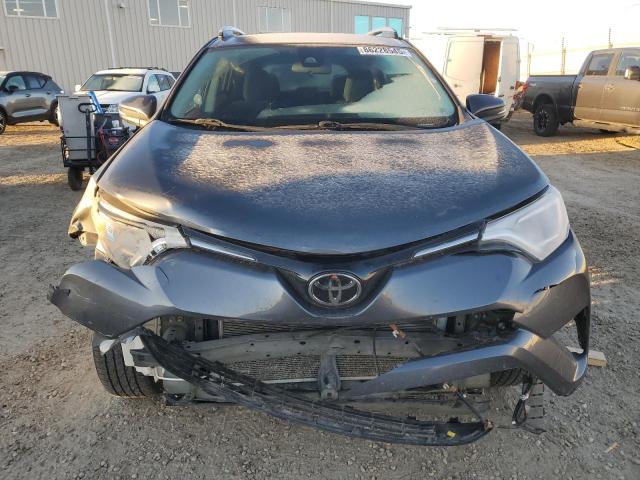 2T3ZFREV7JW497365 - 2018 TOYOTA RAV4 LE رمادي صورة 5
