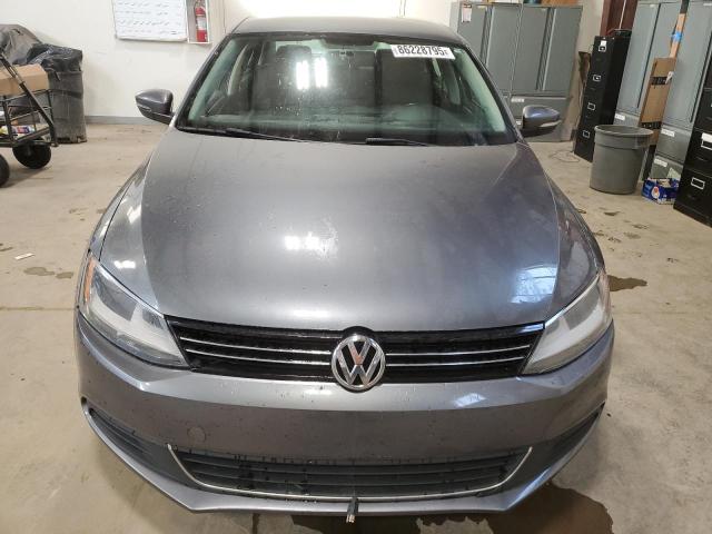 3VWDX7AJ5DM362497 - 2013 VOLKSWAGEN JETTA SE GRAY photo 5