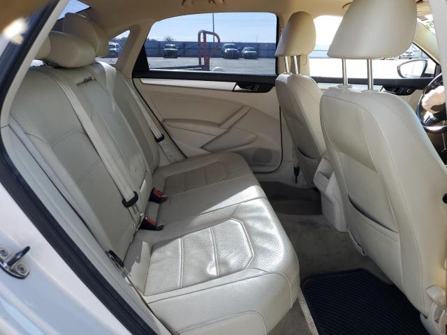 1VWBP7A39CC036128 - 2012 VOLKSWAGEN PASSAT SE Weiß Foto 10
